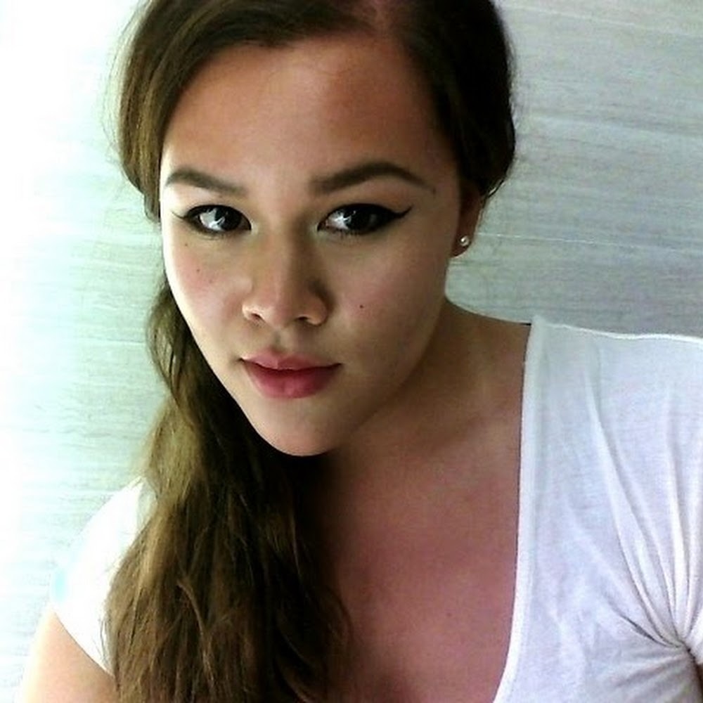 Meet your Posher, Claudia